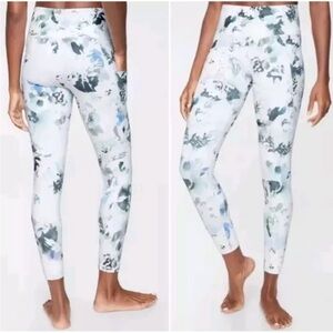 Athleta STASH POCKET SALUTATION PEONY 7/8
TIGHT Legging Cool Multi Size Small